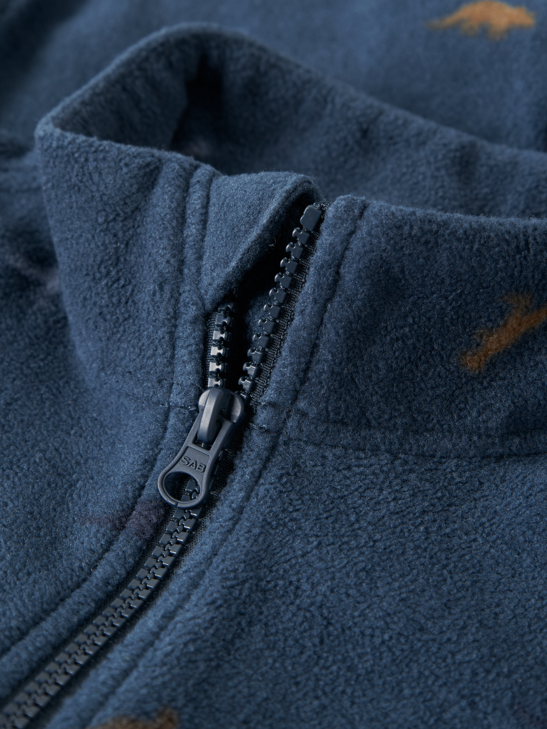 model_shot-front_full